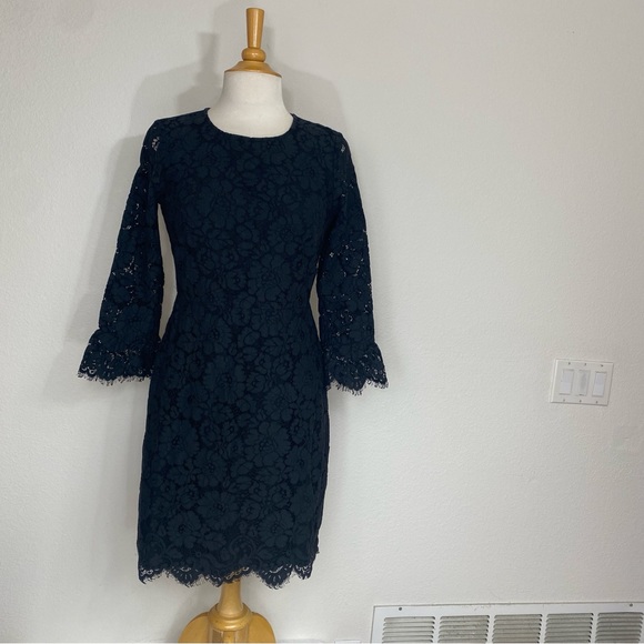 Ann Taylor Women's Black Lace Crew 3/4 Bell Sleeve Sheath Dress Size 2 Classic - Picture 1 of 16